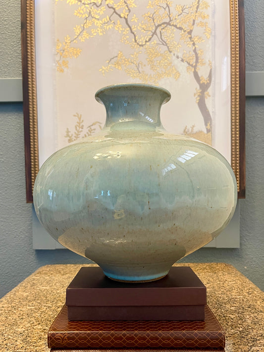 LIGHT CELADON