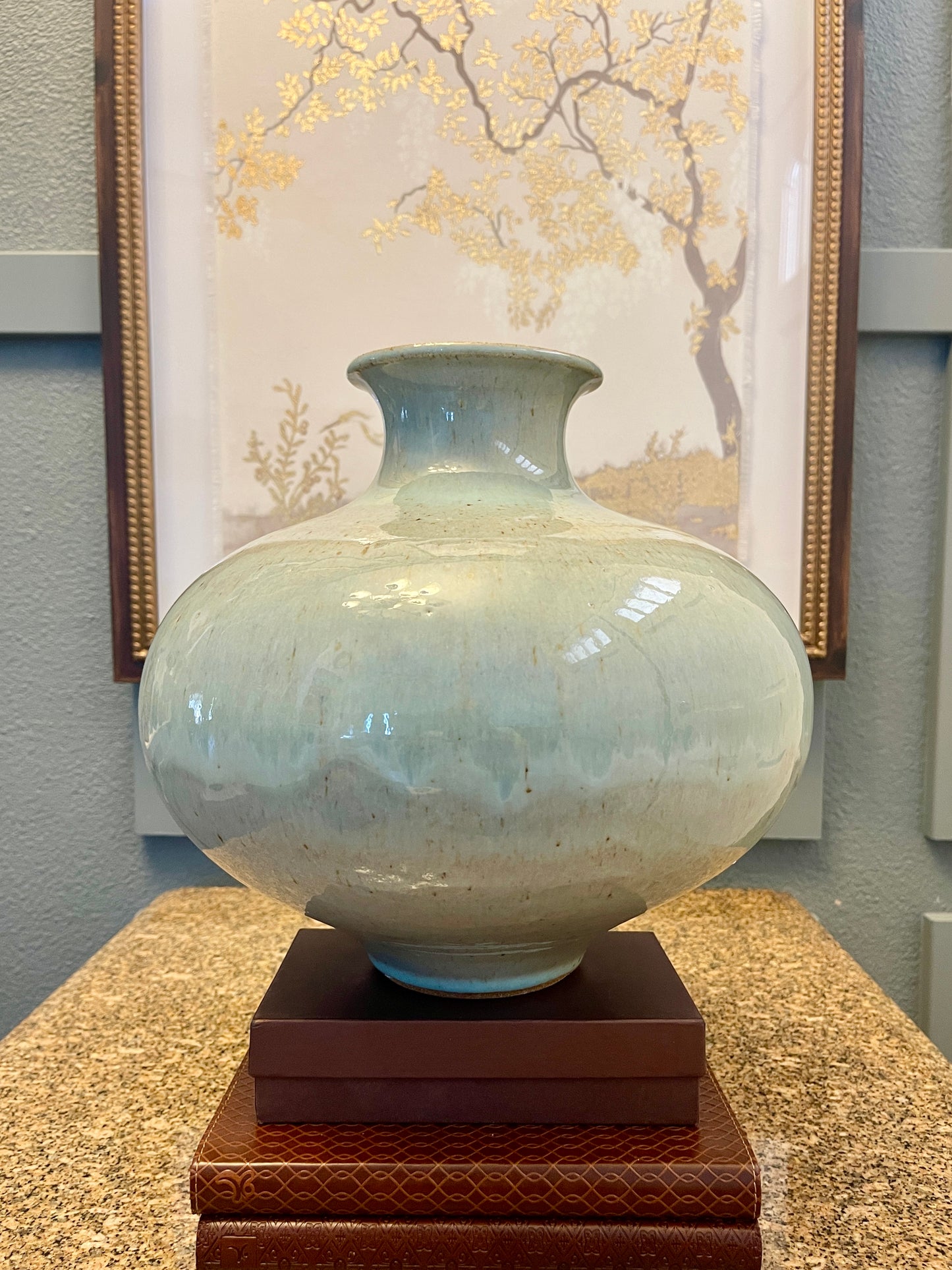 LIGHT CELADON