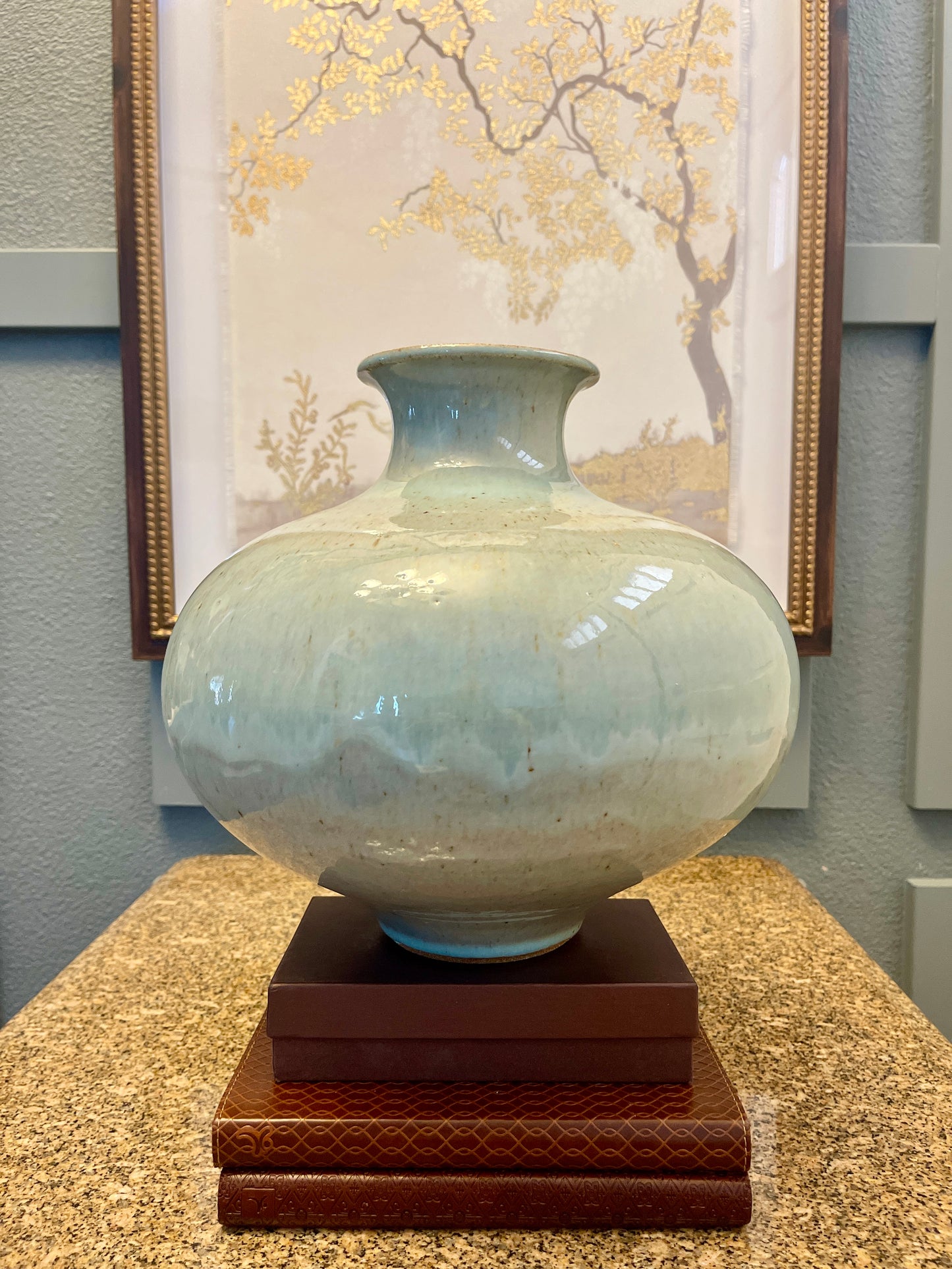 LIGHT CELADON